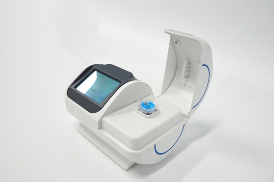 Um analisador automatizado da hematologia do equipamento médico do analisador IVD da etapa POCT HbA1c